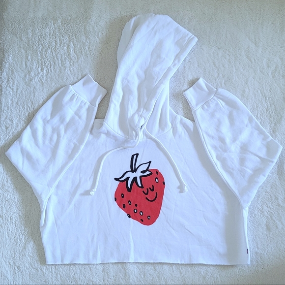 Levi's Tops - ✨️HP✨️ Levi's Cropped Smiling😊 Strawberry🍓 Hoodie - NWT